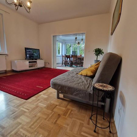 Geraeumige Und Zentrale Ferienwohnung Stahnsdorf Bagian luar foto