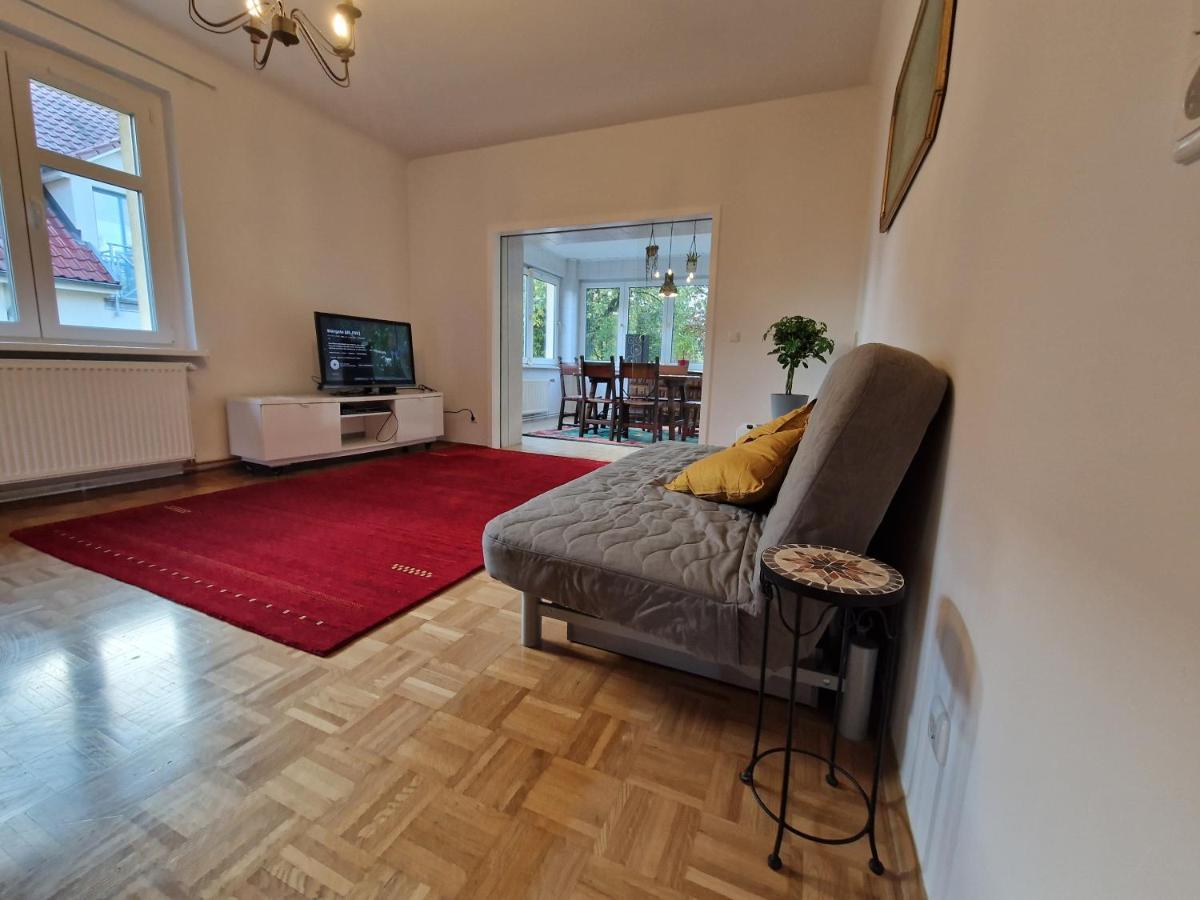 Geraeumige Und Zentrale Ferienwohnung Stahnsdorf Bagian luar foto