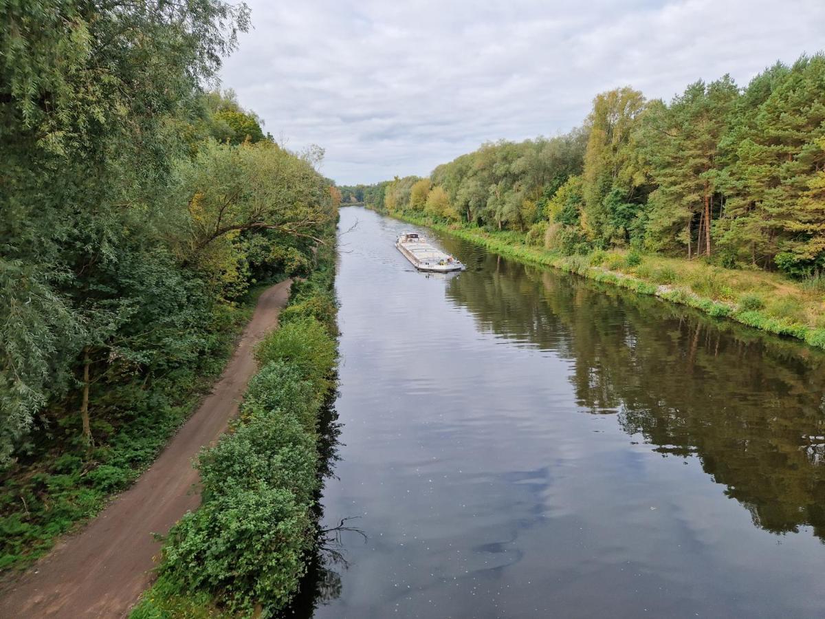 Geraeumige Und Zentrale Ferienwohnung Stahnsdorf Bagian luar foto