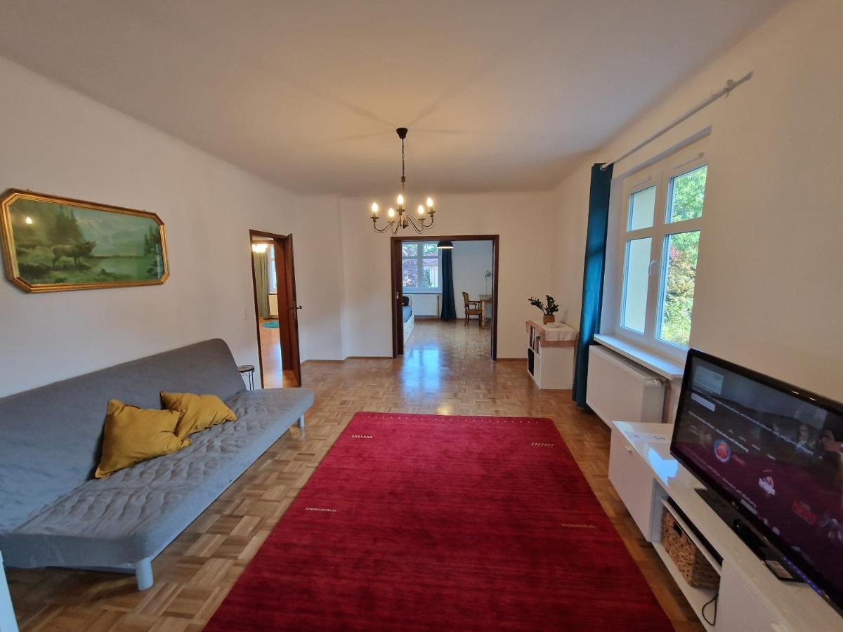 Geraeumige Und Zentrale Ferienwohnung Stahnsdorf Bagian luar foto